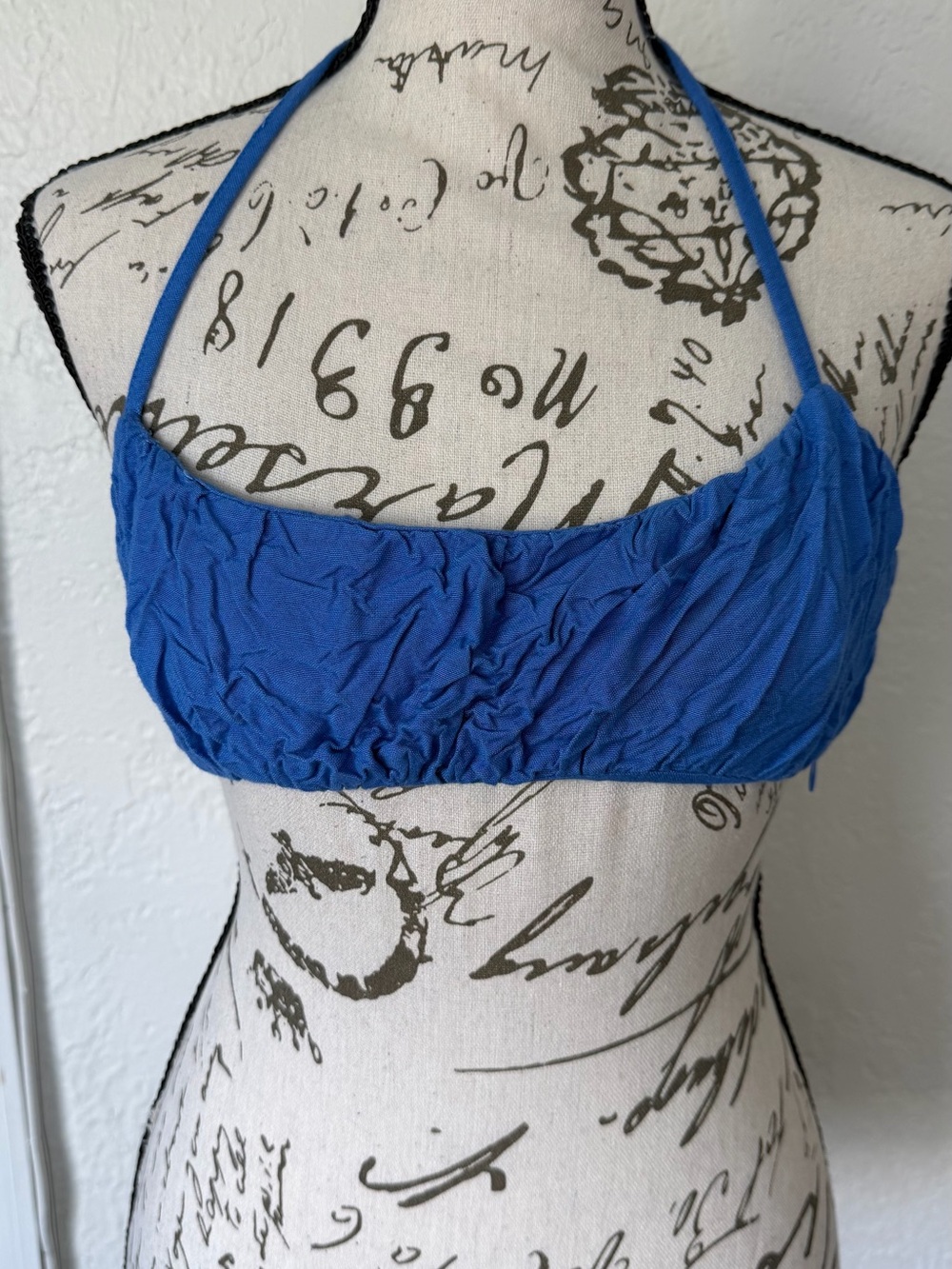 PrettyLittleThing Royal Blue Ruched Halter Top - Picture 3 of 9
